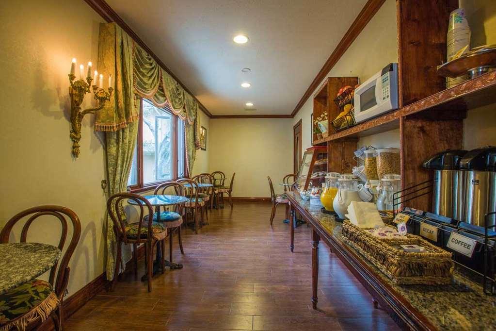 Carmel Inn & Suites Restaurant photo